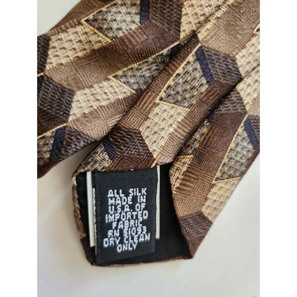 J. Ferrar Brown Black 100% Silk Men’s Neck Tie B1